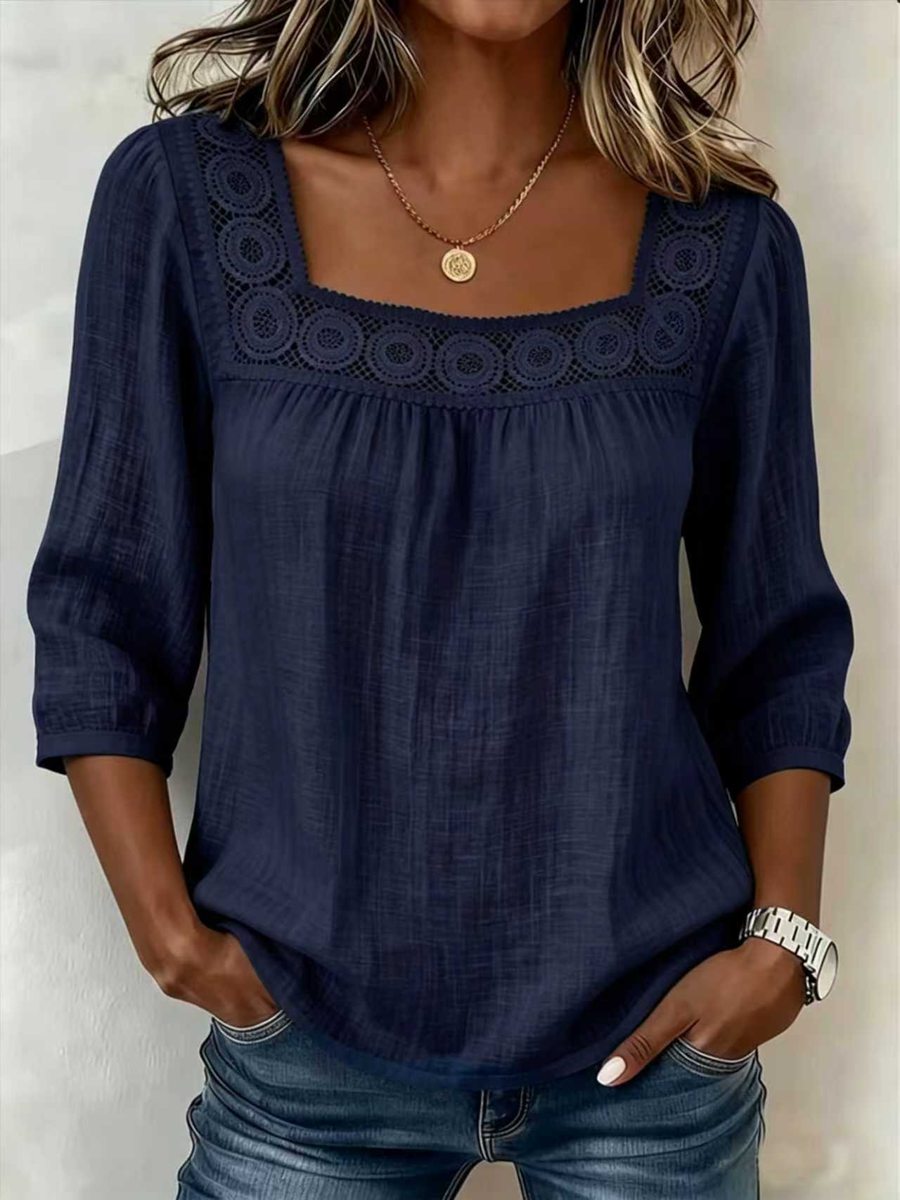 Blouse femme en coton et lin à décolleté carré avec dentelle raffinée