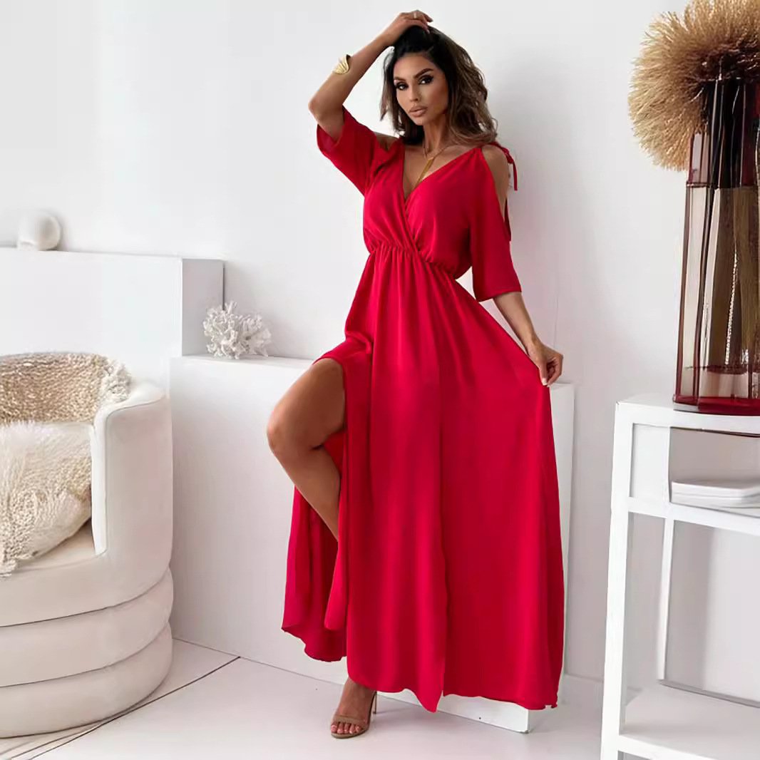 Robe longue femme à épaules dénudées avec fente élégante et col cache-cœur