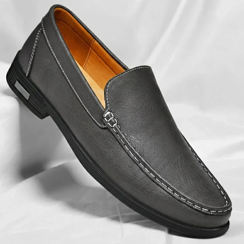 Mocassins homme en cuir avec coutures contrastées