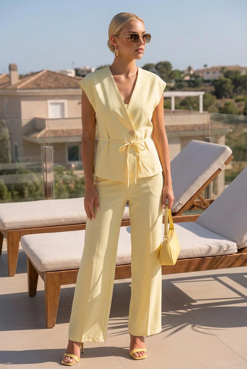 Ensemble femme avec gilet sans manches et pantalon palazzo
