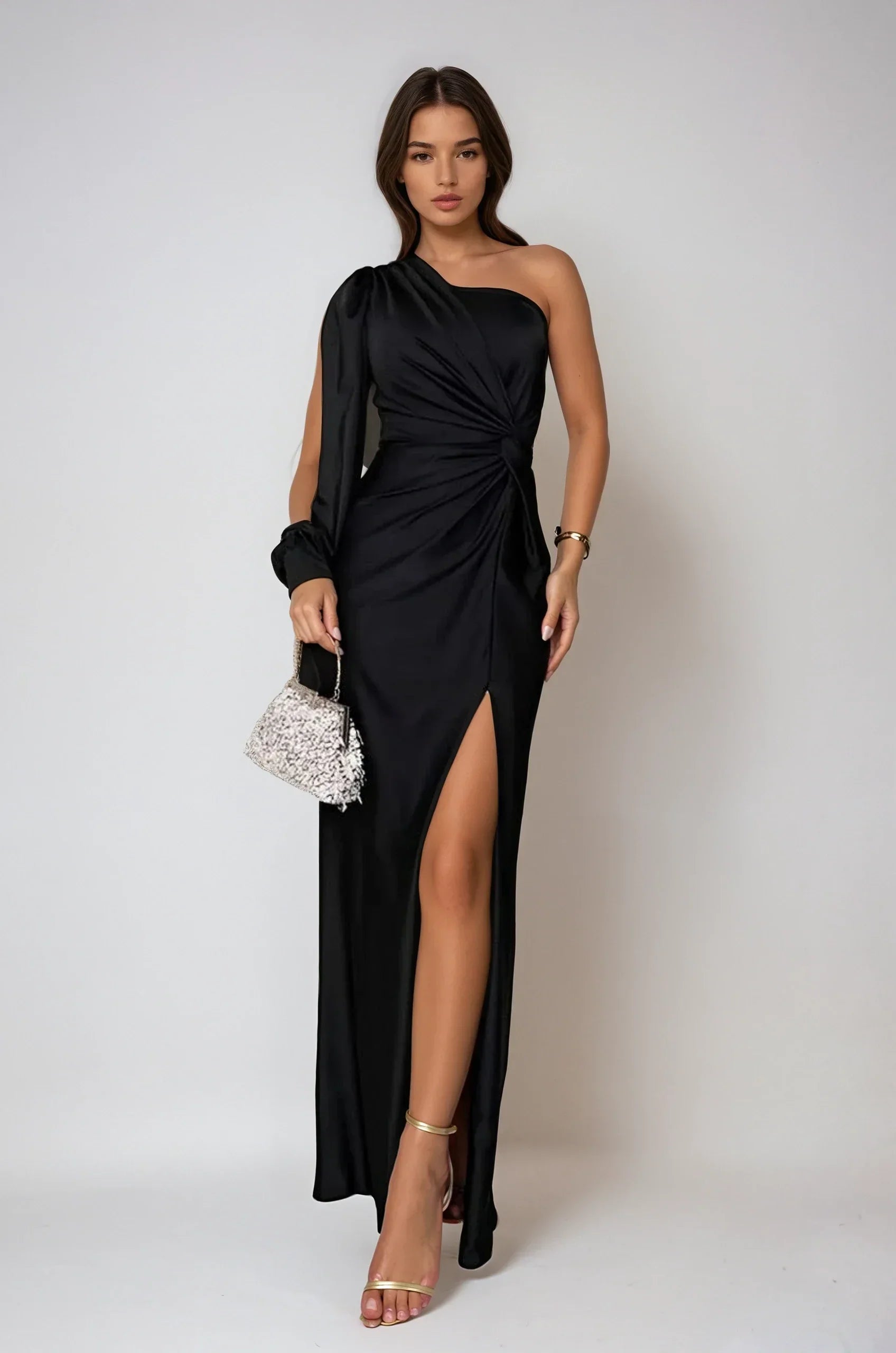 Robe Maxi One-Shoulder – Élégance Sculpturale
