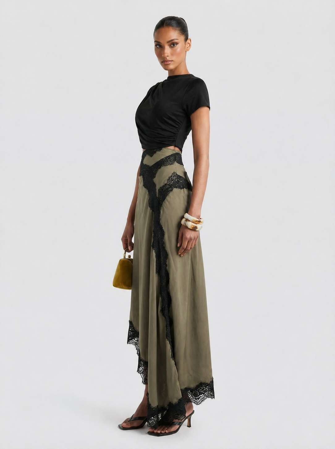 Ensemble Femme Élégant avec Top Asymétrique et Jupe Dentelle