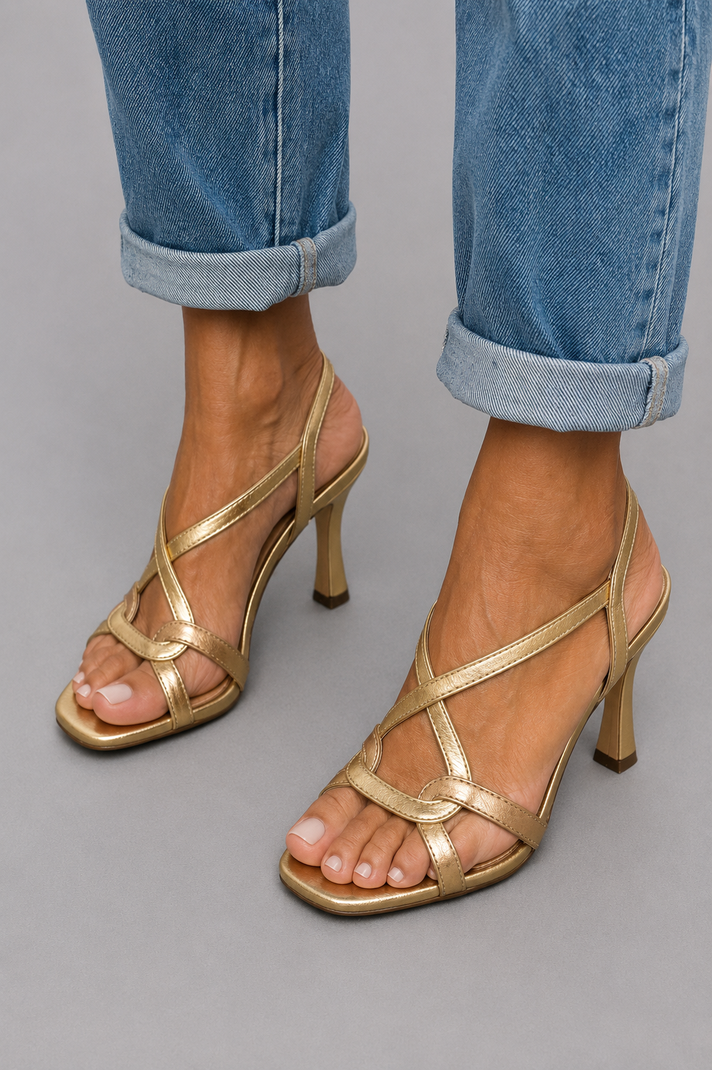 Sandales femme dorées à talons et lanières croisées