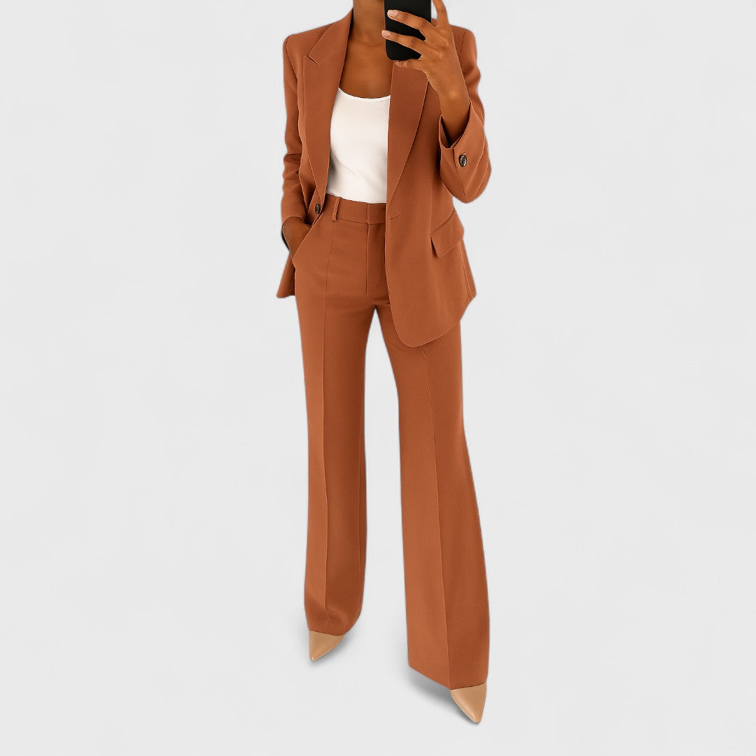 Ensemble tailleur femme avec blazer et pantalon large