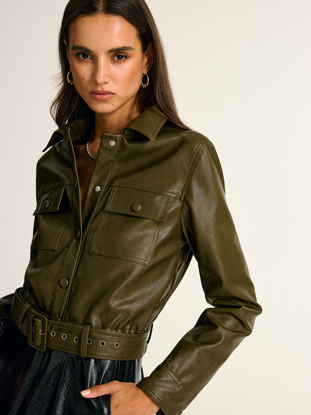 Veste Femme Effet Cuir Avec Ceinture – Coupe Structurée Élégante