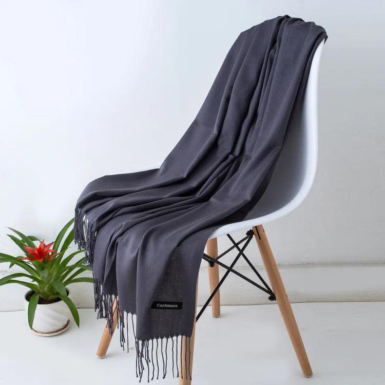 Écharpe femme élégante avec franges – légère, douce et chic