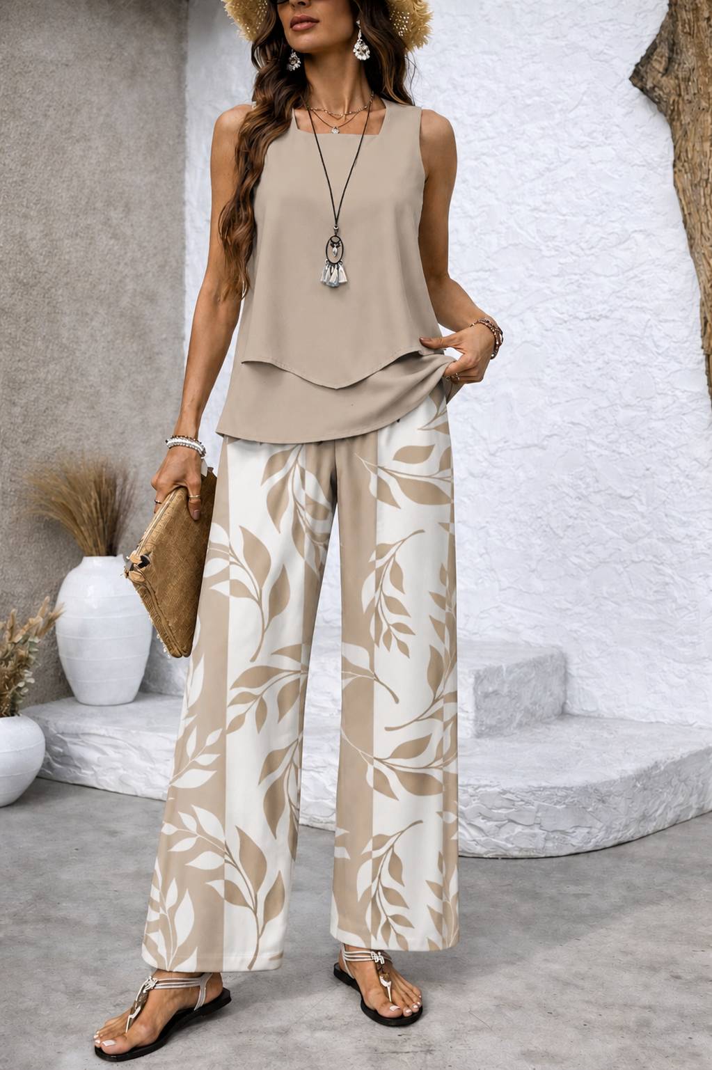 Ensemble femme beige avec top superposé et pantalon large imprimé