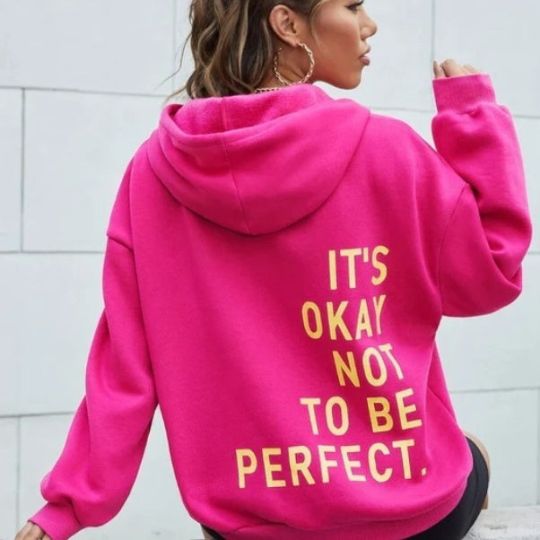 Sweat à Capuche Féminin avec Message Inspirant au Dos