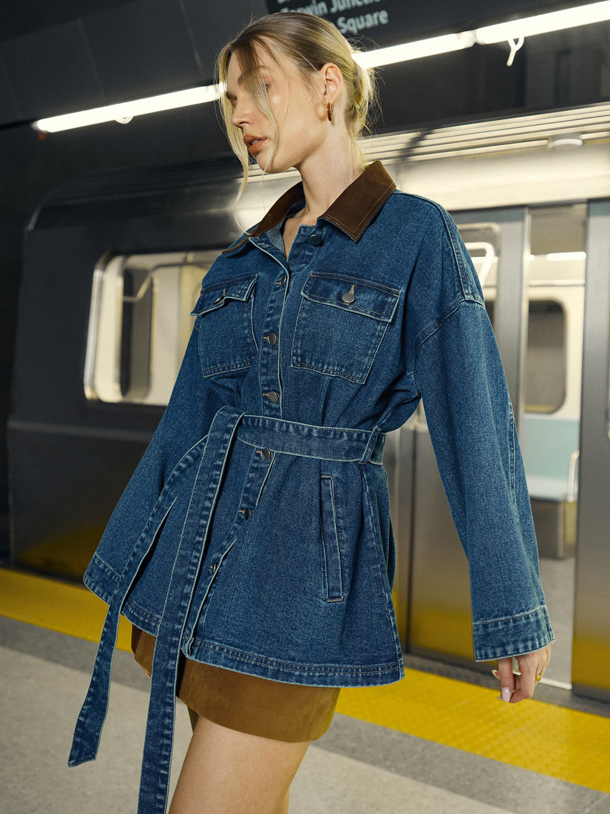 Veste longue en denim femme avec ceinture – coupe structurée casual