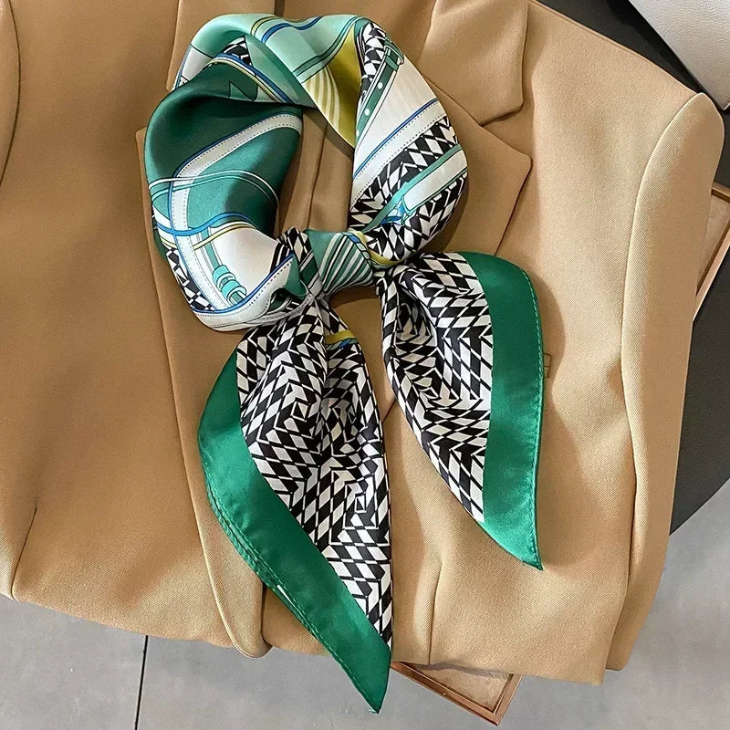 Foulard carré femme en satin imprimé pour cheveux et sac