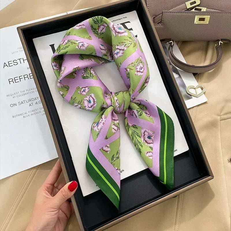 Foulard carré femme en satin imprimé pour cheveux et sac