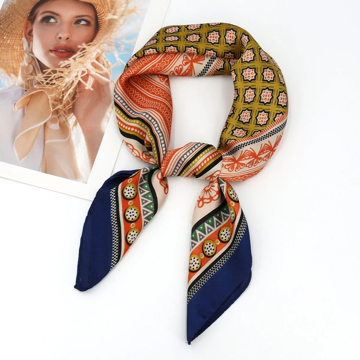Foulard carré femme en satin imprimé pour cheveux et sac