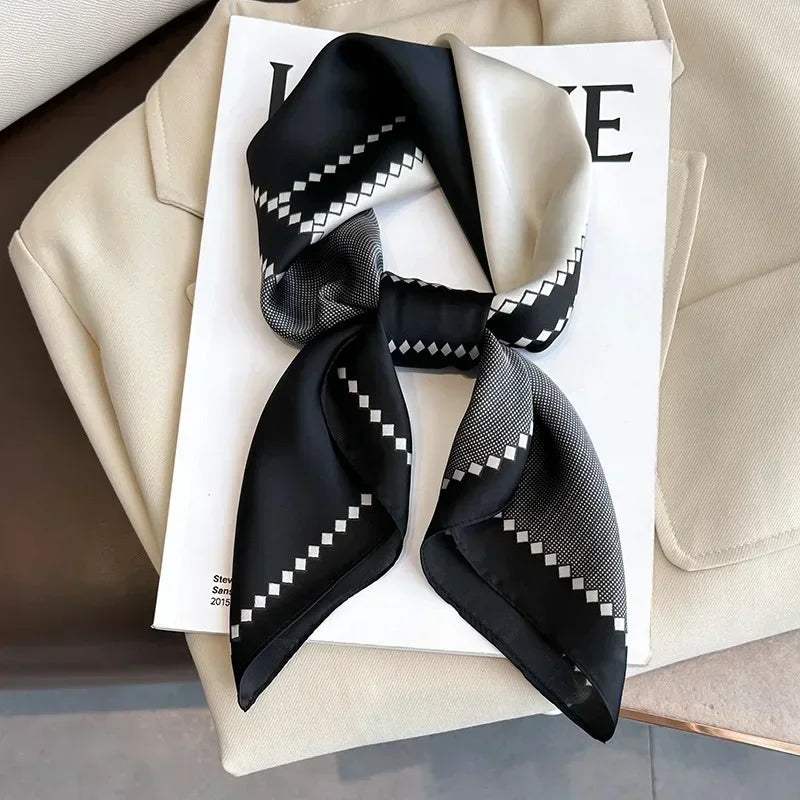 Foulard carré femme en satin imprimé pour cheveux et sac