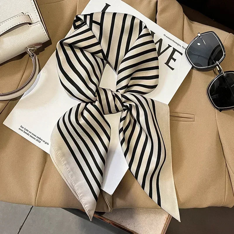 Foulard carré femme en satin imprimé pour cheveux et sac