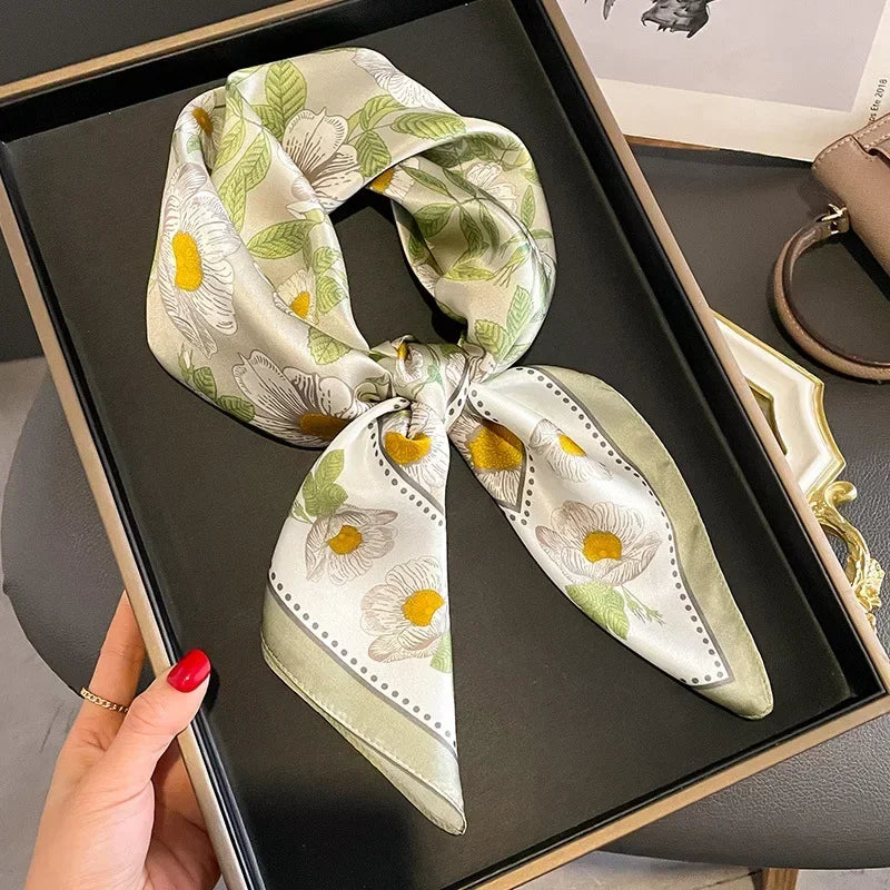 Foulard carré femme en satin imprimé pour cheveux et sac
