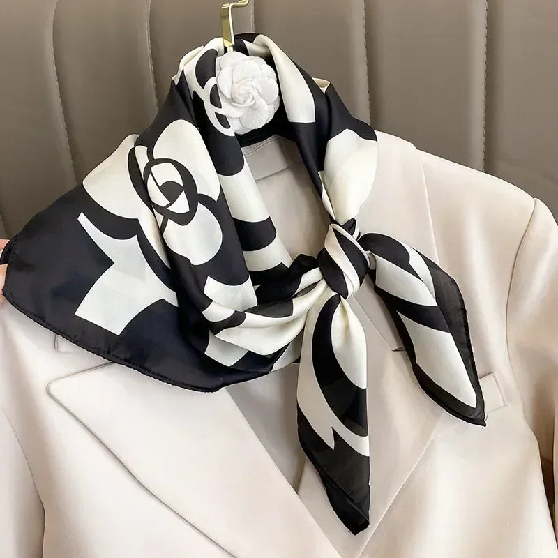 Foulard carré femme en satin imprimé pour cheveux et sac