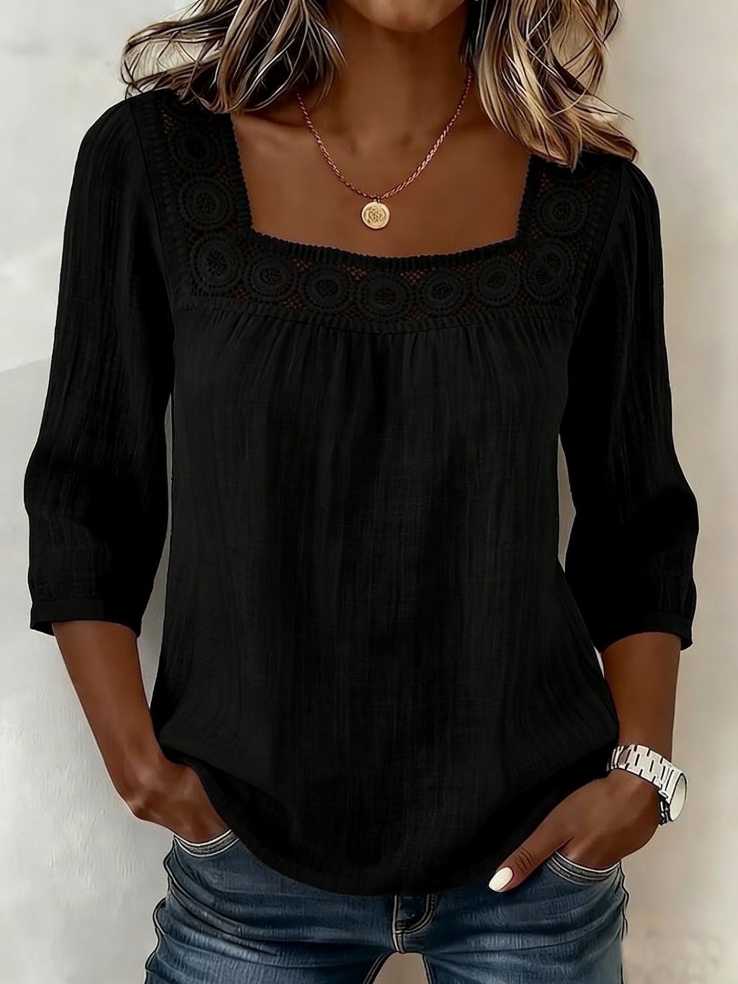 Blouse femme en coton et lin à décolleté carré avec dentelle raffinée