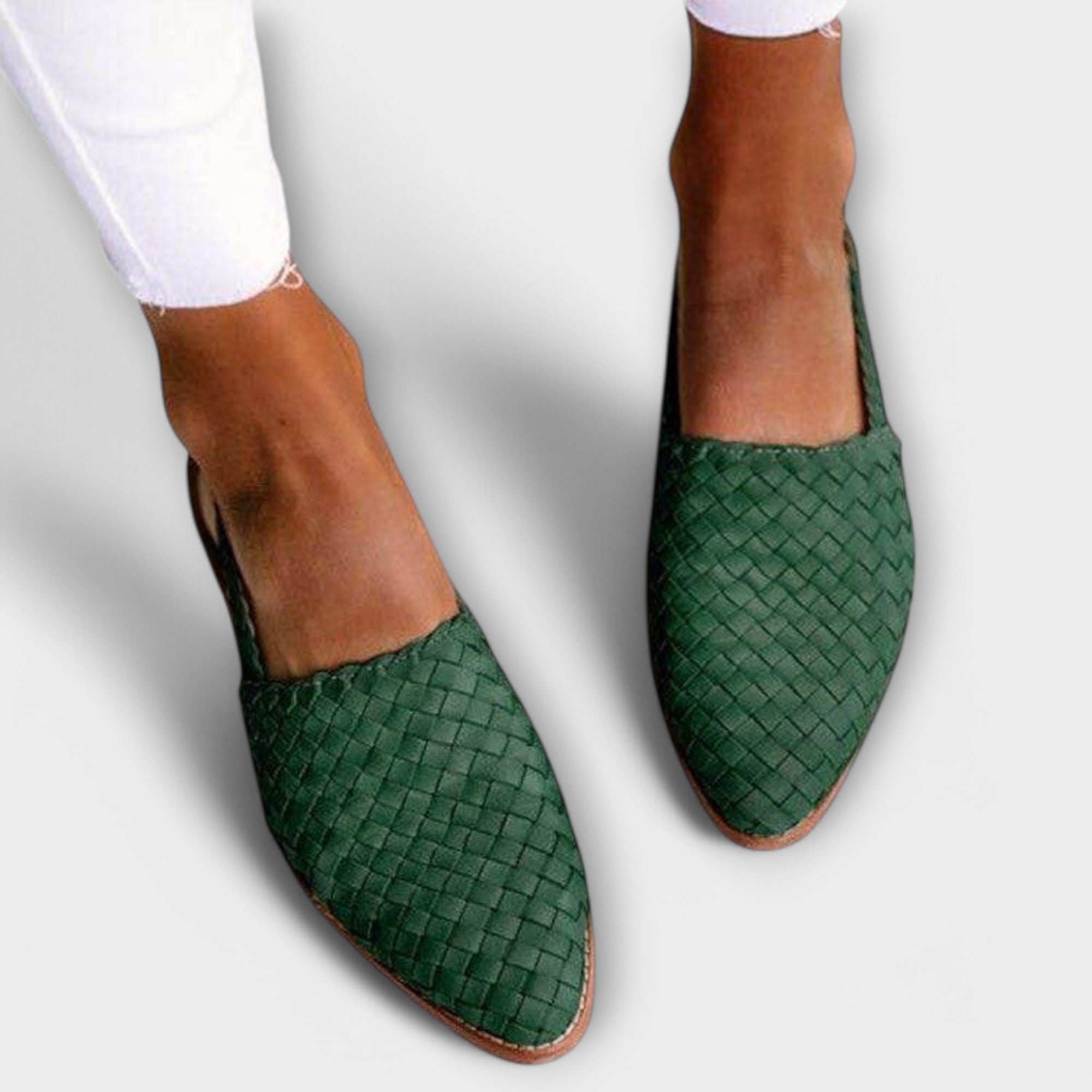 Mocassins femme tressés à talon ouvert et bout pointu