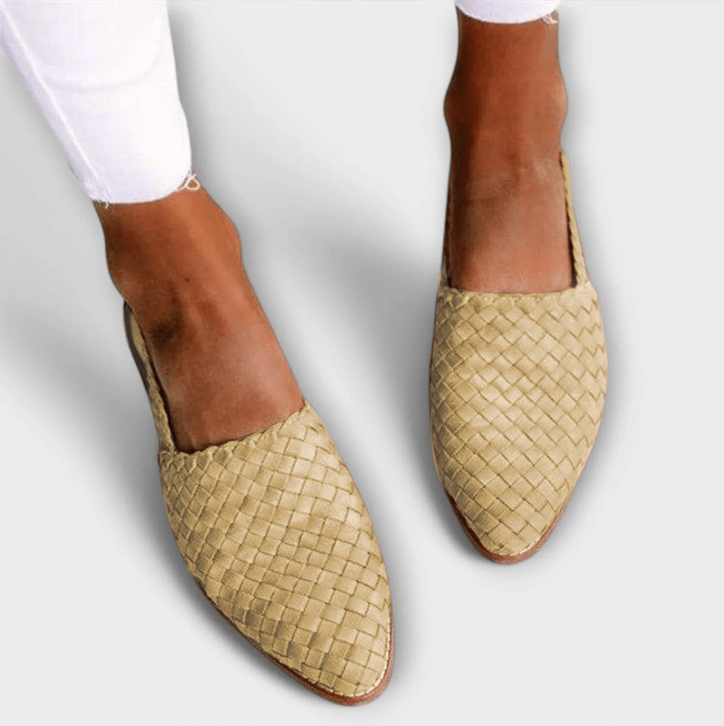 Mocassins femme tressés à talon ouvert et bout pointu