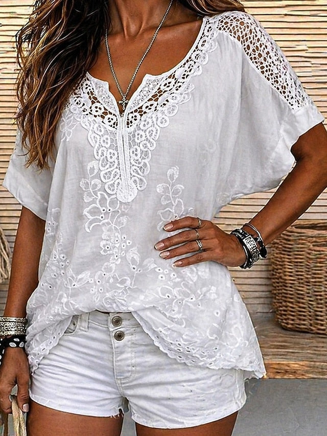 Blouse femme brodée avec dentelle florale et coupe fluide