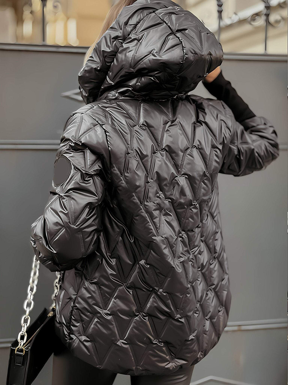 Veste femme matelassée à capuche avec motif diamant