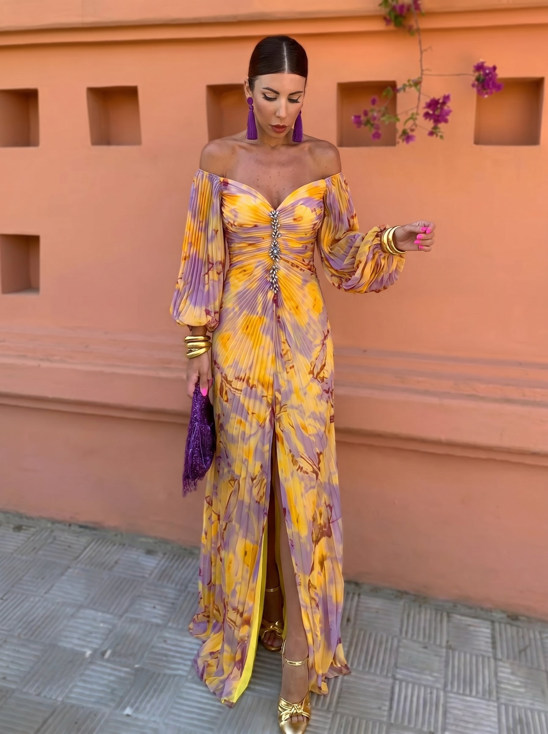 Robe longue femme fleurie à épaules dénudées et manches fluides