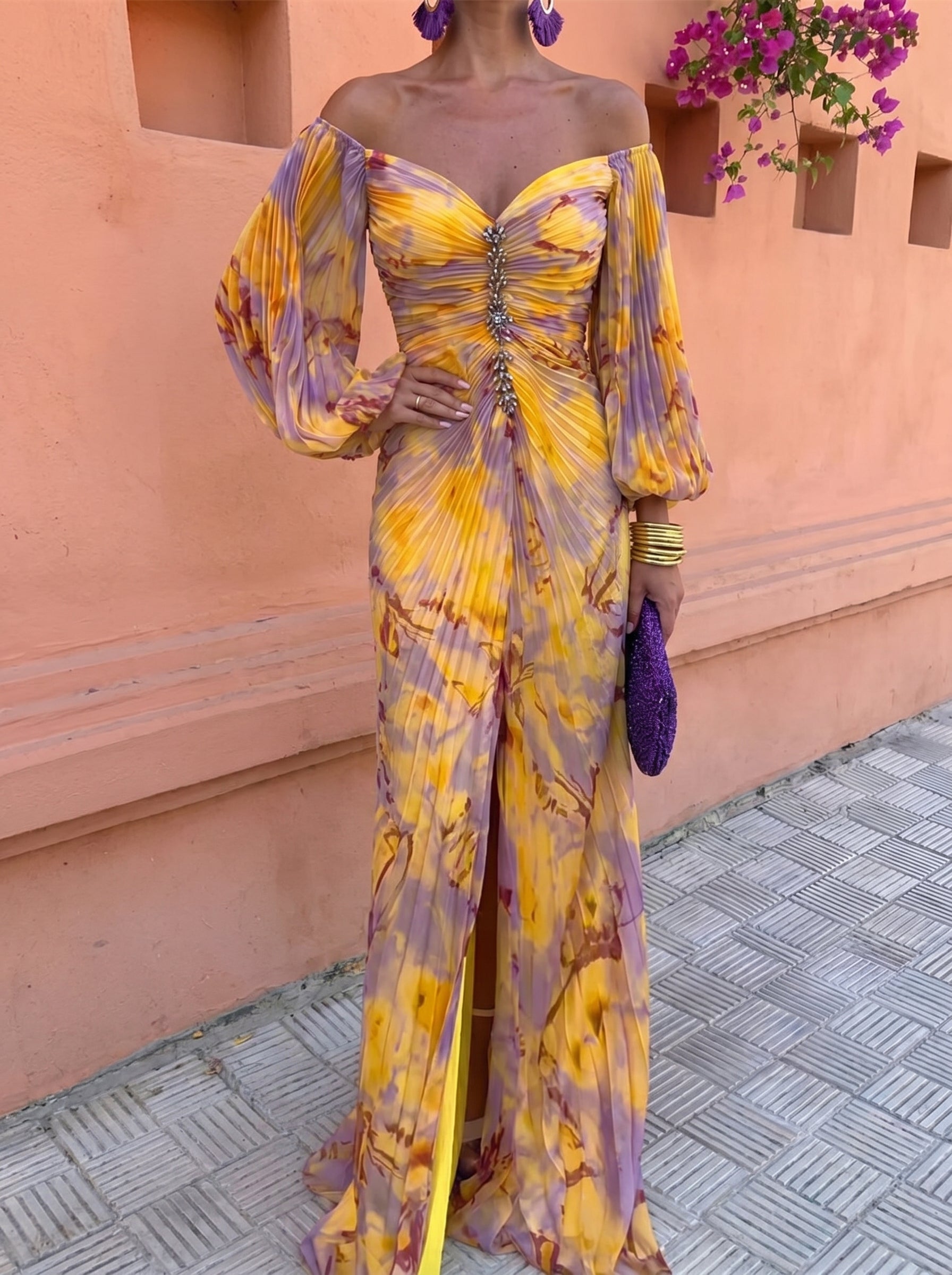 Robe longue femme fleurie à épaules dénudées et manches fluides
