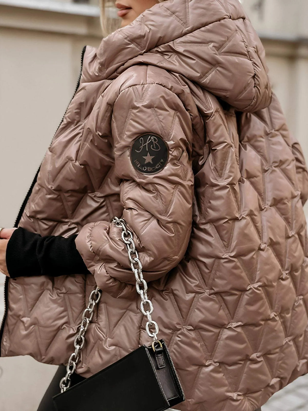 Veste femme matelassée à capuche avec motif diamant