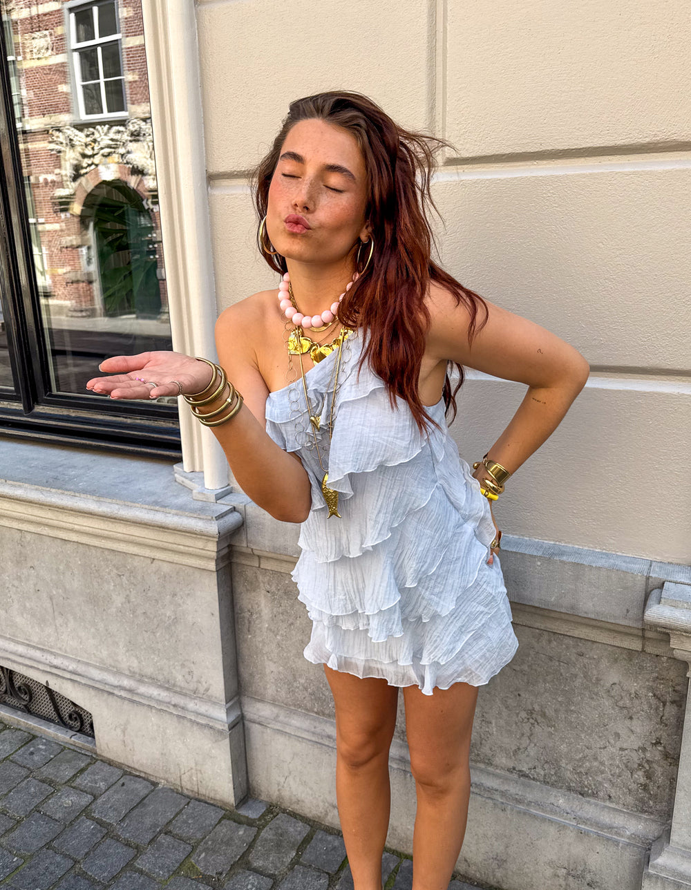 Robe mini femme à volants avec coupe fluide style estival