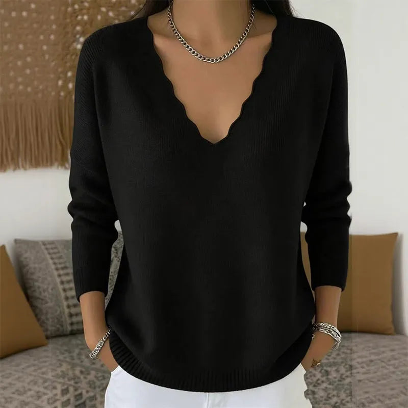 Pull femme en maille avec col V festonné