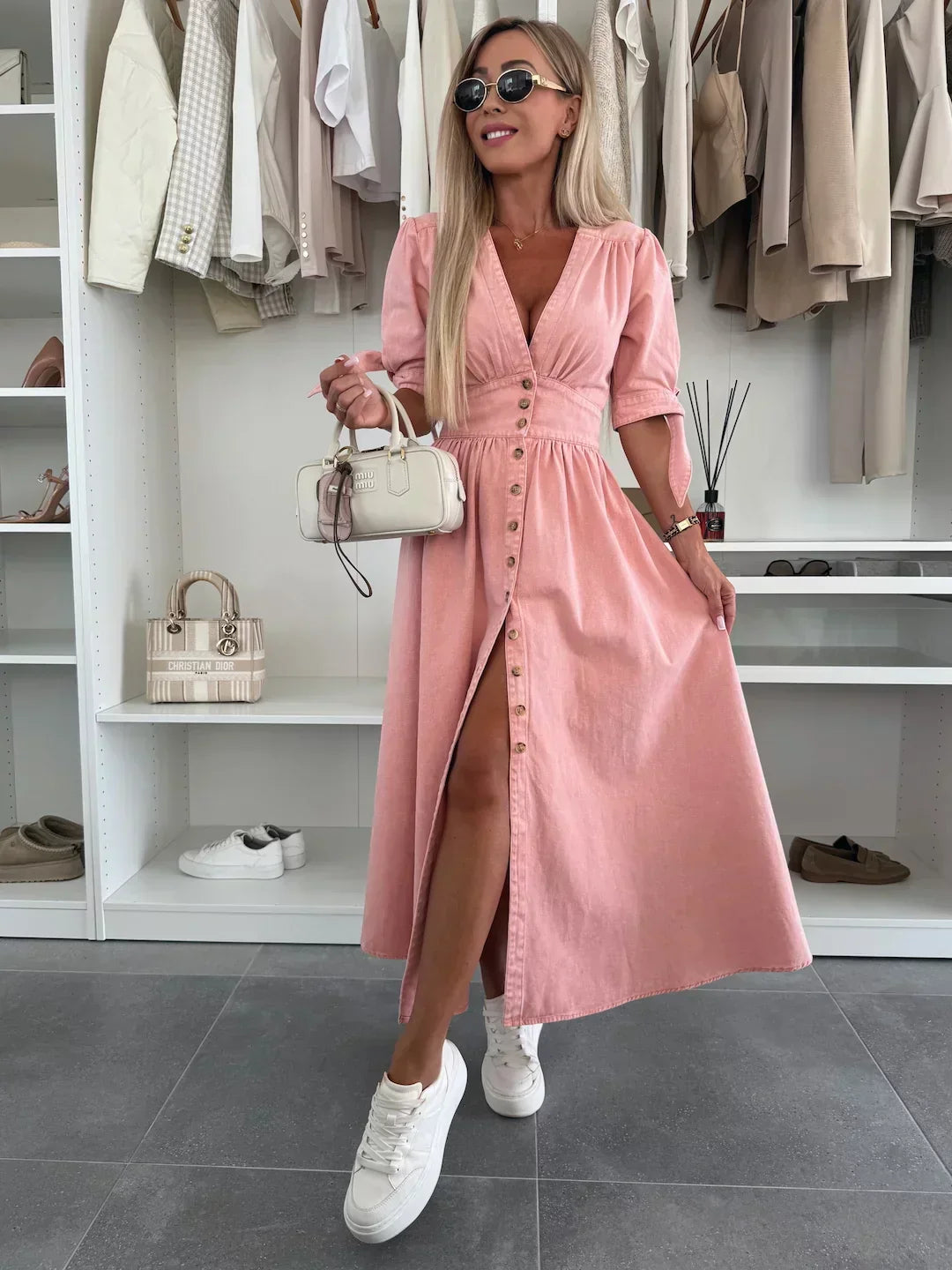 Robe Midi Femme en Jean Boutonnée Col V pour Style Élégant et Féminin