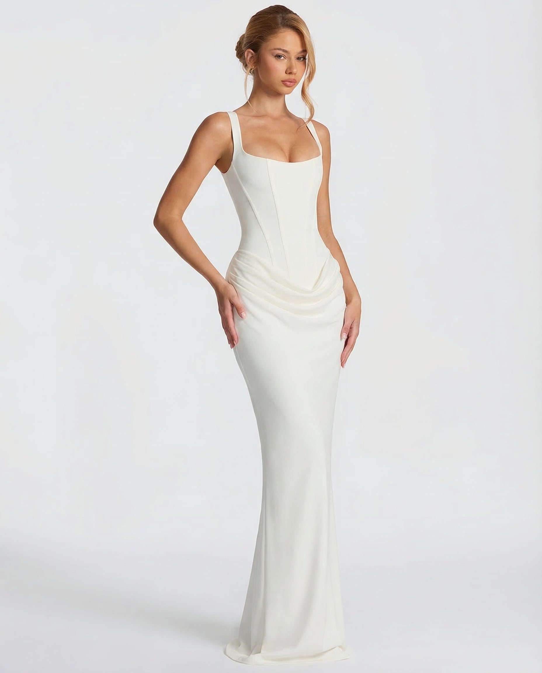 Robe Maxi Ajustée Satinée avec Effet Sablier Élégant
