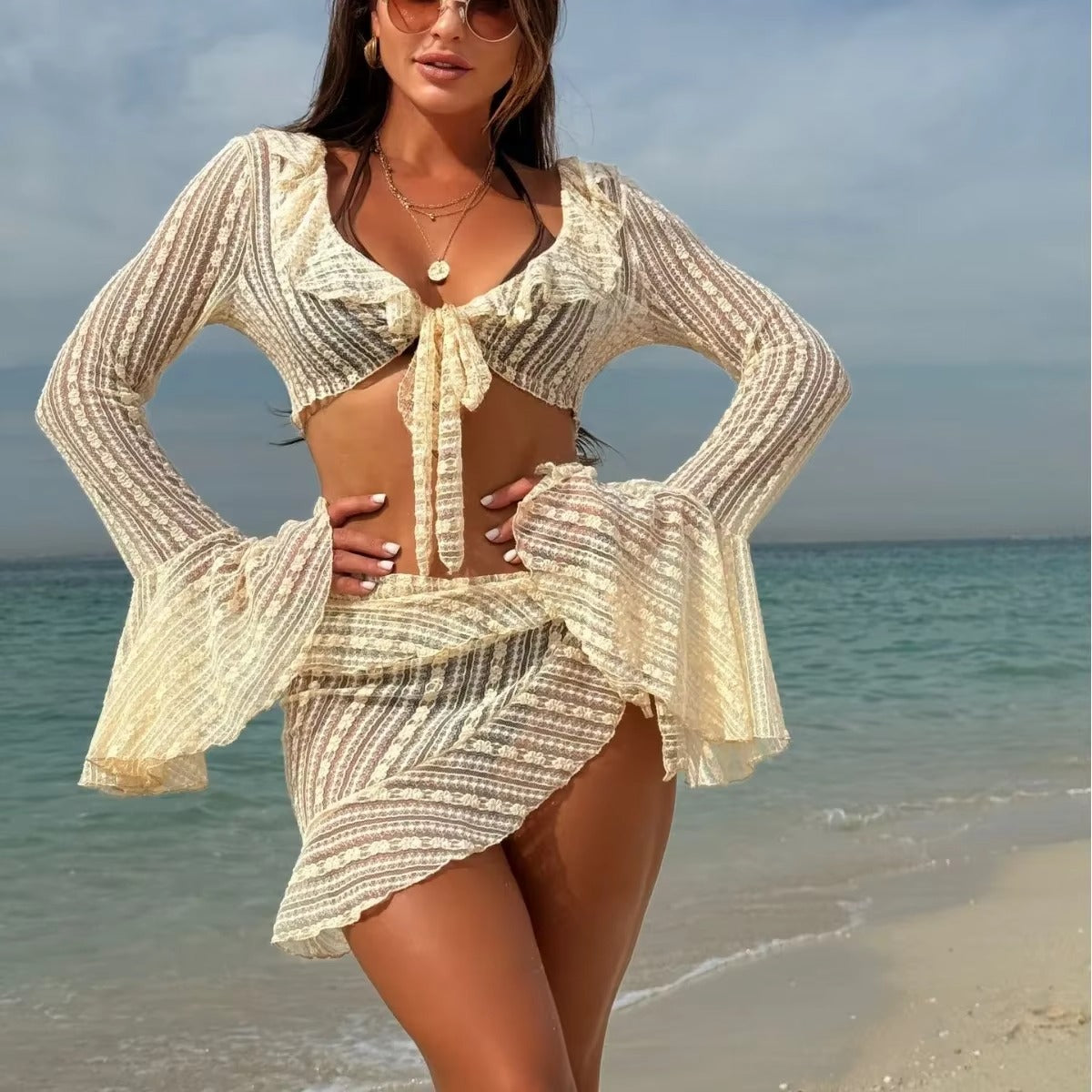 Ensemble Bikini Trois Pièces Avec Paréo Transparent Coupe Ajustée Pour Plage Été
