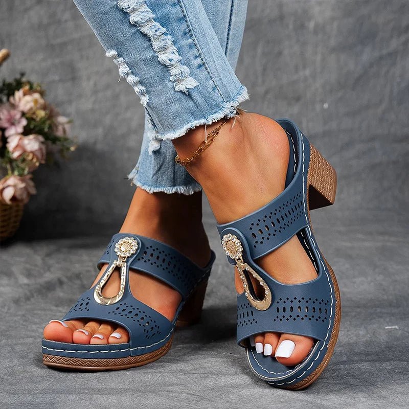 Sandales orthopédiques femme à talon confortable et détails ajourés