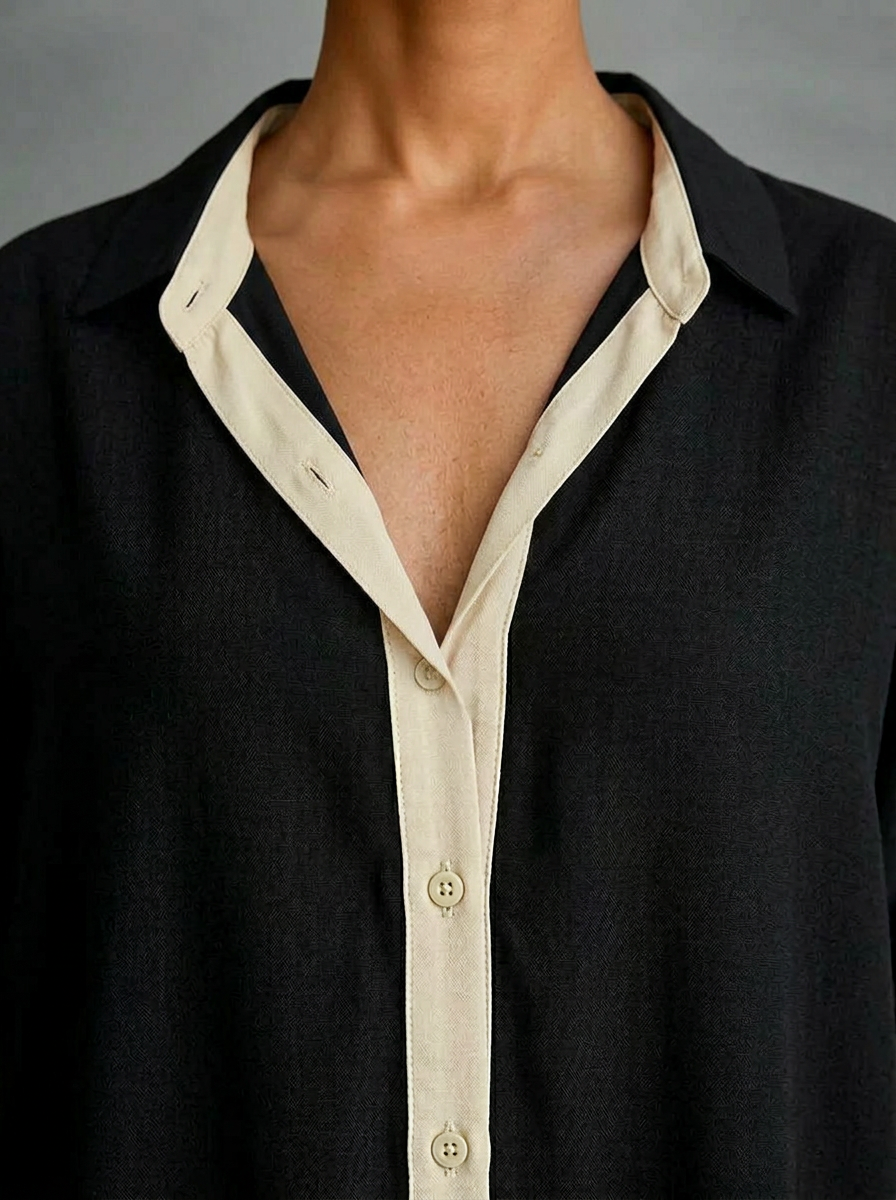 Robe chemise midi pour femmes en noir avec des boutons contrastants