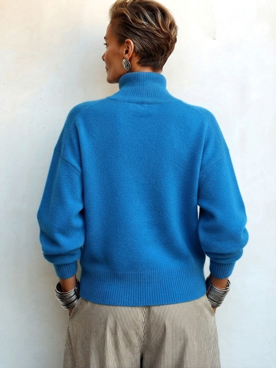 Pull femme à col roulé asymétrique boutonné élégant