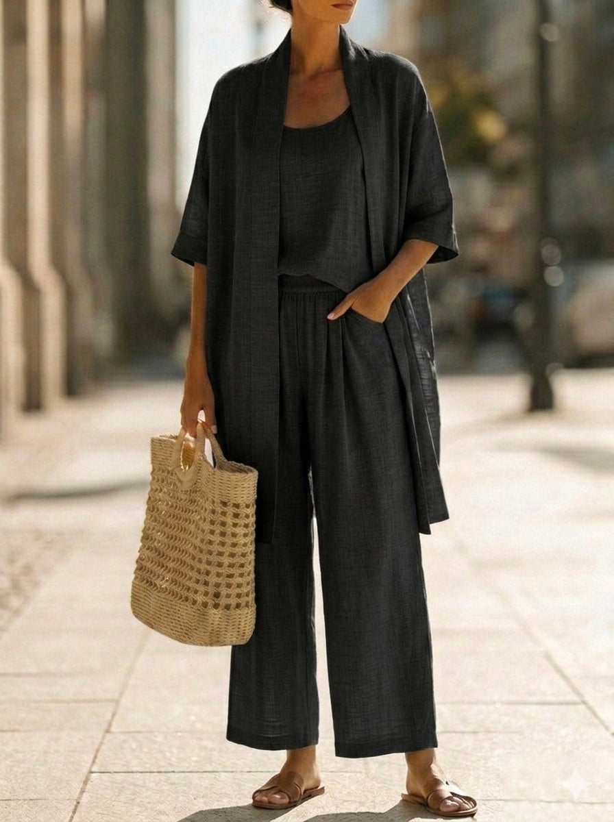 Ensemble femme trois pièces avec kimono fluide, top et pantalon ample