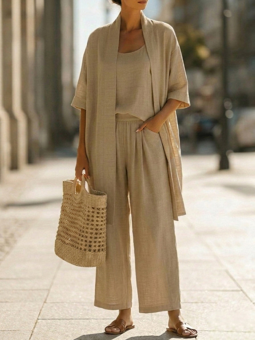Ensemble femme trois pièces avec kimono fluide, top et pantalon ample