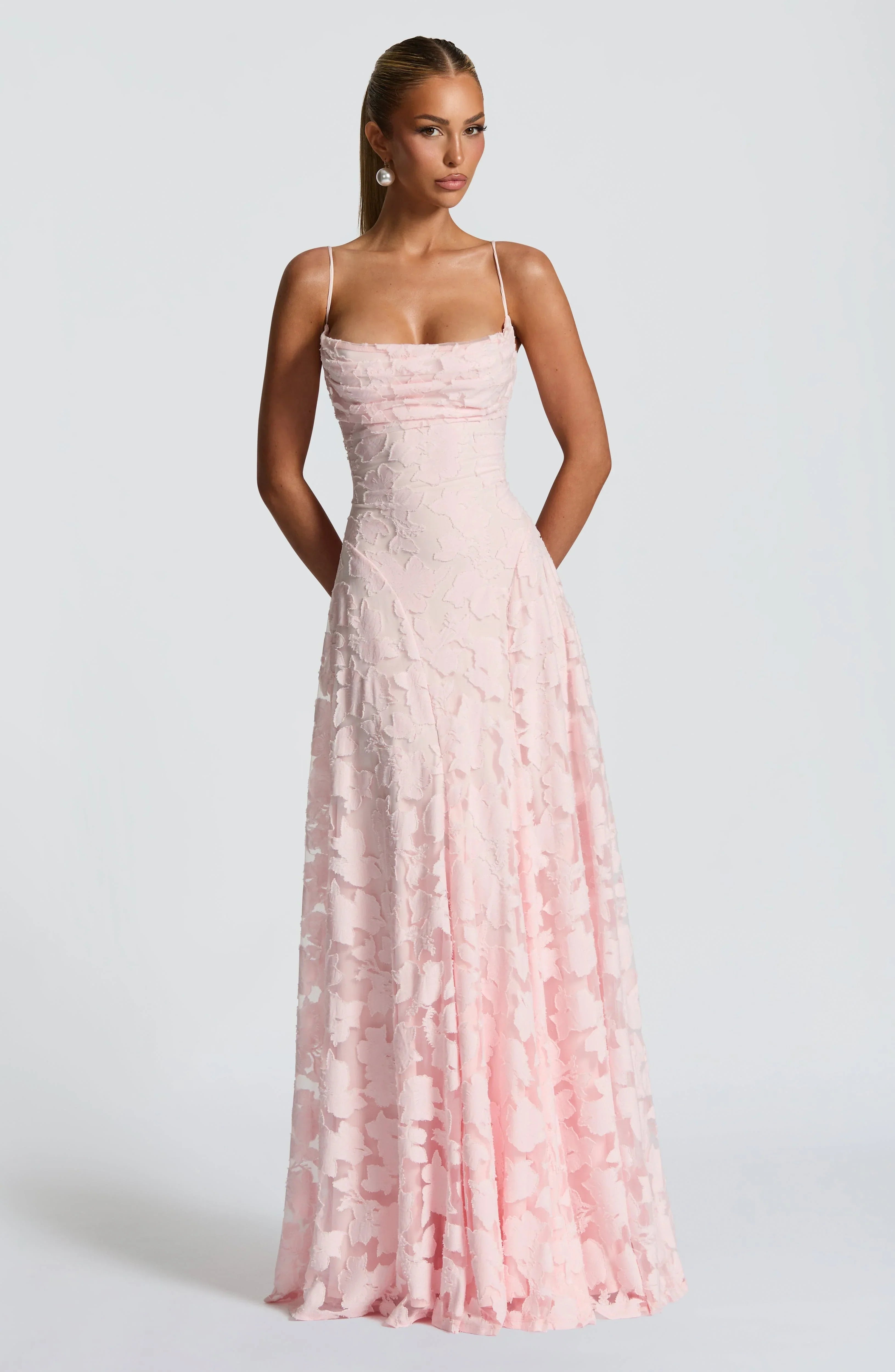 Robe longue femme à fines bretelles – Robe fleurie élégante à imprimé floral pour l’été