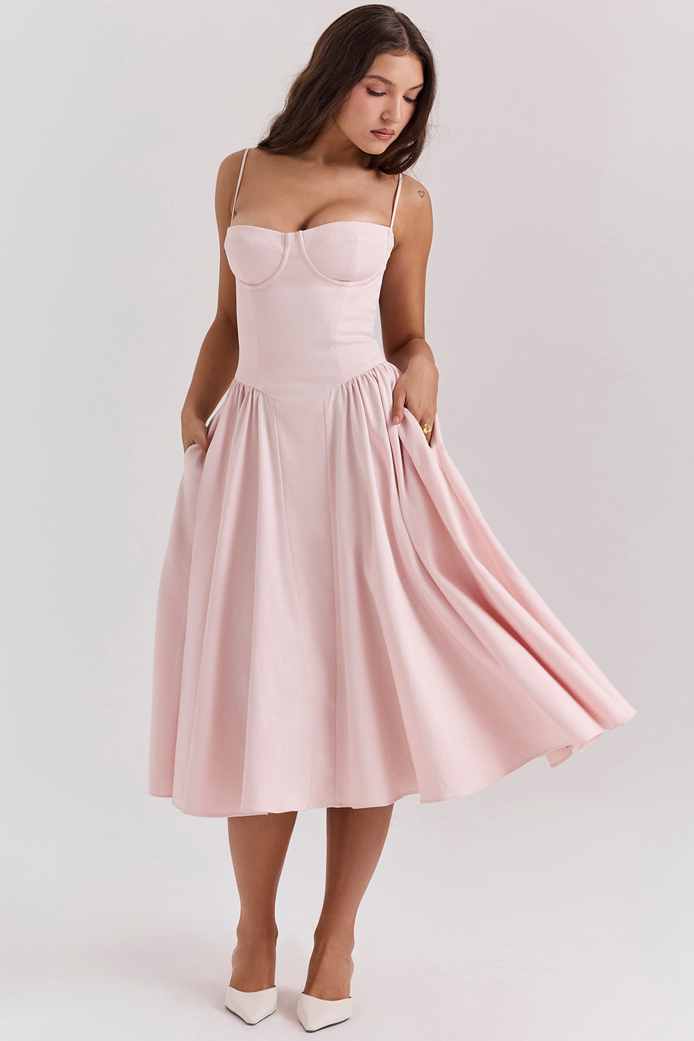 Robe Femme Midi Élégante Bretelles Fines Coupe Fluide Été