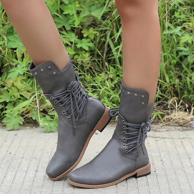 Bottines femme à lacets et rivets décoratifs