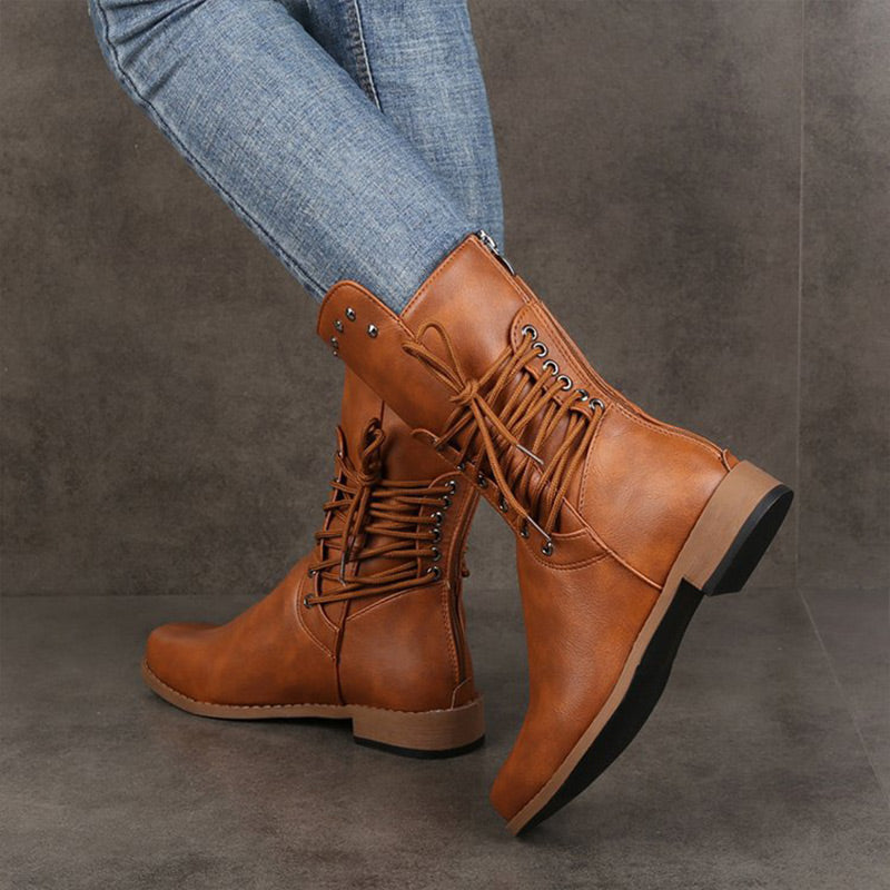 Bottines femme à lacets et rivets décoratifs