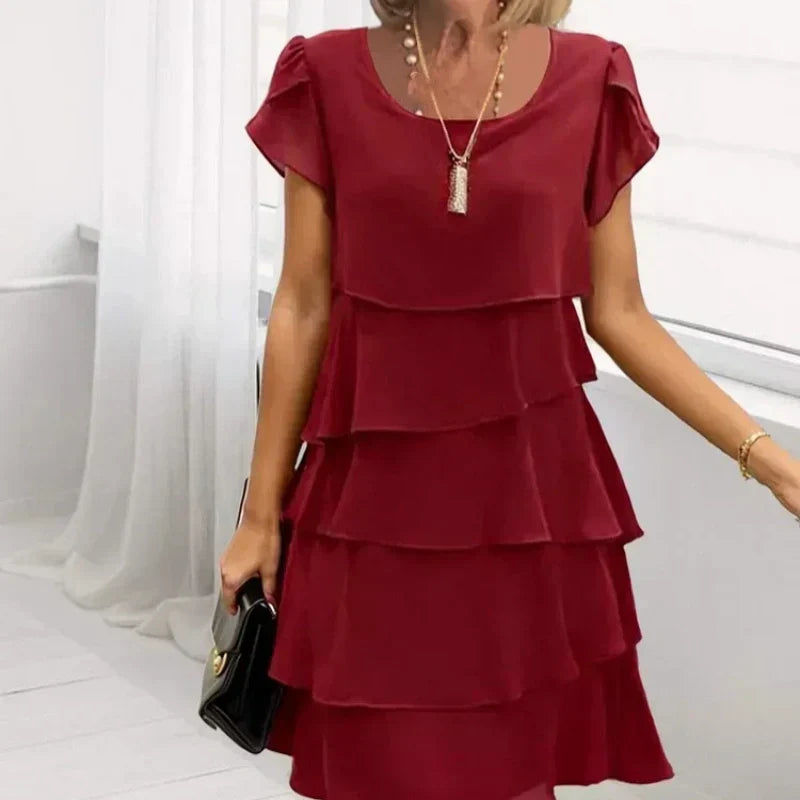 Robe Femme Fluide à Volants et Découpe Ondulée pour Style Élégant et Confort Léger