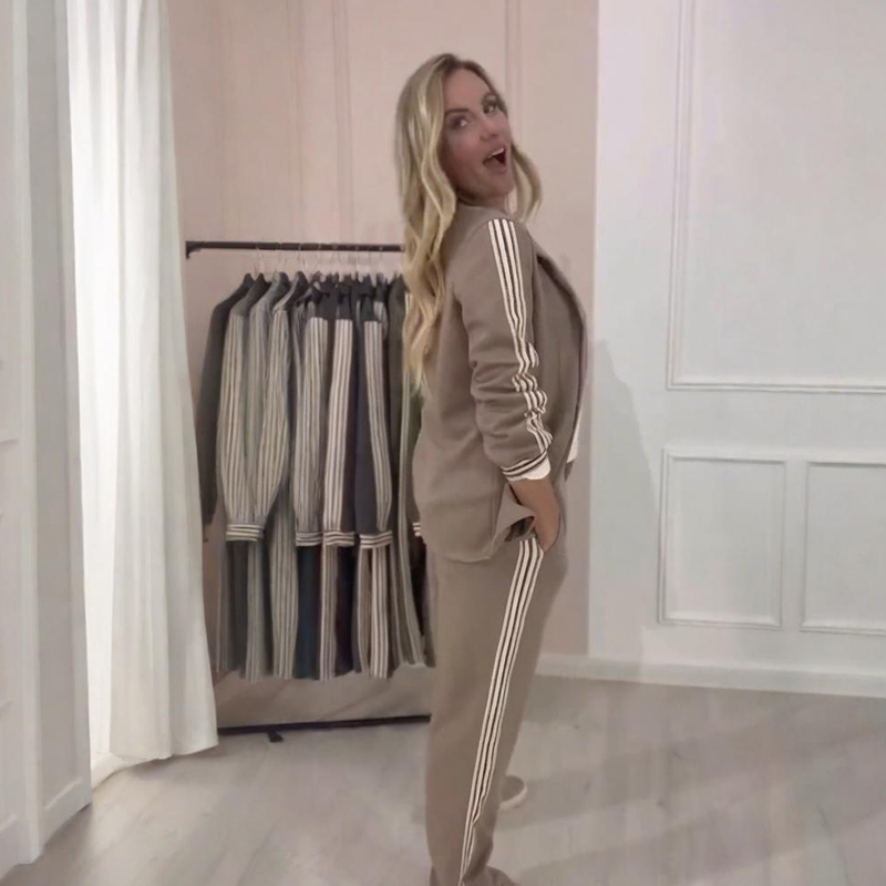 Ensemble femme décontracté avec écusson décoratif