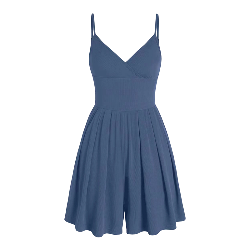 Combinaison femme à bretelles avec short intégré et jupe évasée