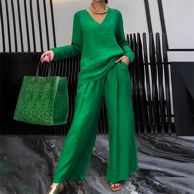 Ensemble femme fluide avec pantalon large et col en V élégant