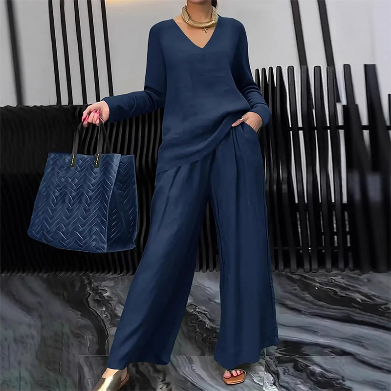 Ensemble femme fluide avec pantalon large et col en V élégant