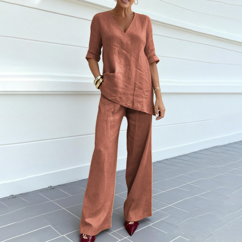 Ensemble femme en coton et lin avec haut col V et pantalon ample