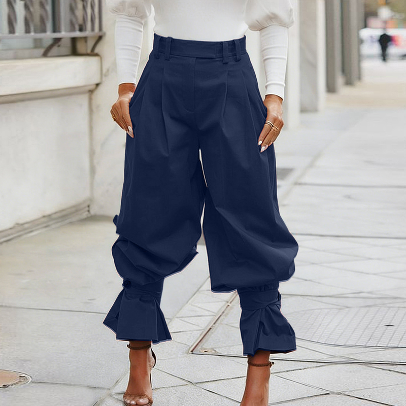 Pantalon femme plissé avec chevilles volantées élégantes