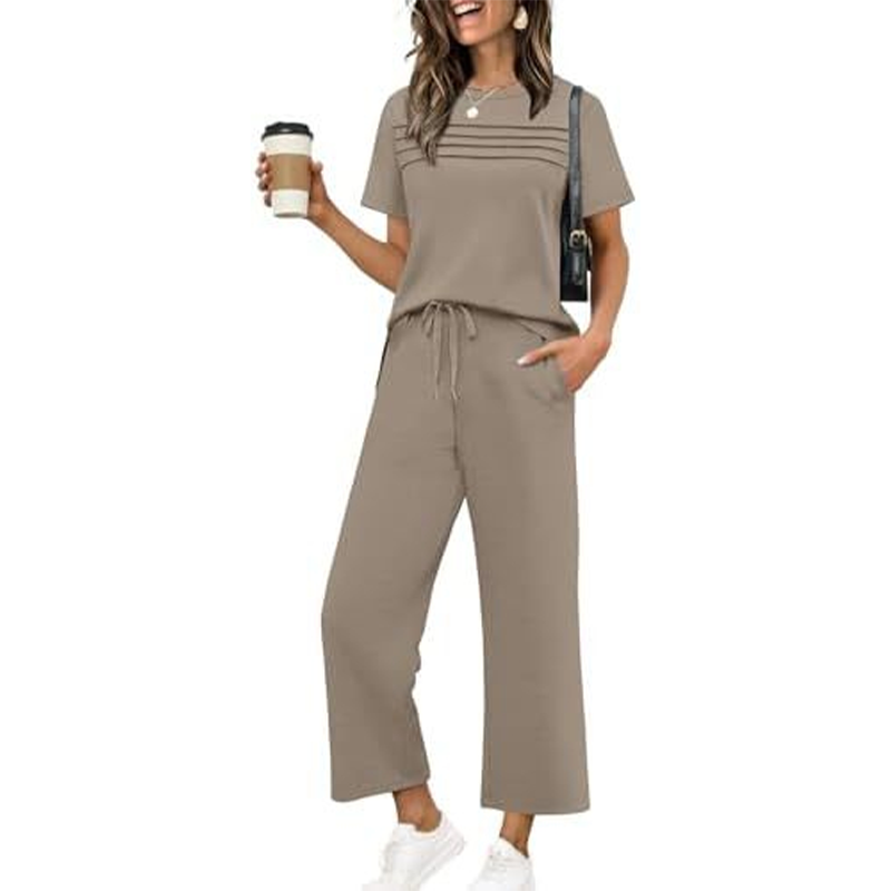 Ensemble femme décontracté avec pantalon large et haut manches courtes